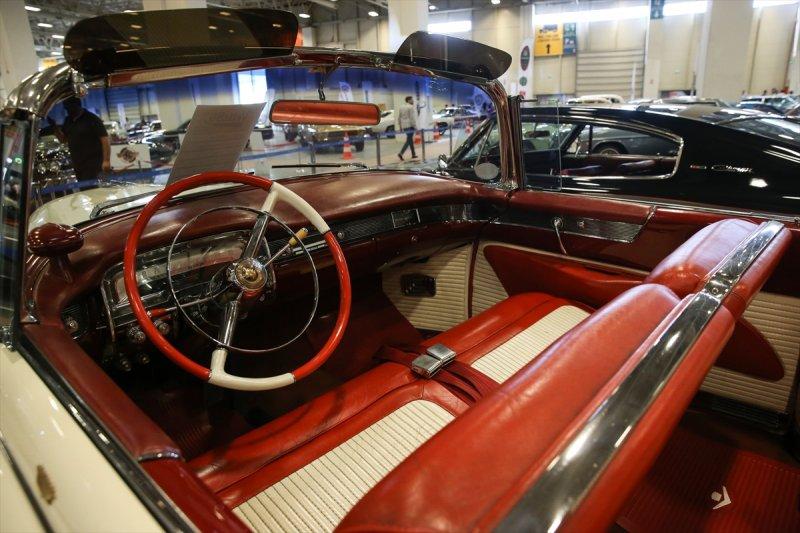  Klasik otomobilciler festivalde buluştu