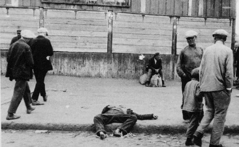 Rusya'daki kıtlığın korkunç fotoğrafları ortaya çıktı 