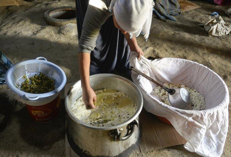 Van otlu peynirinin üretim süreci