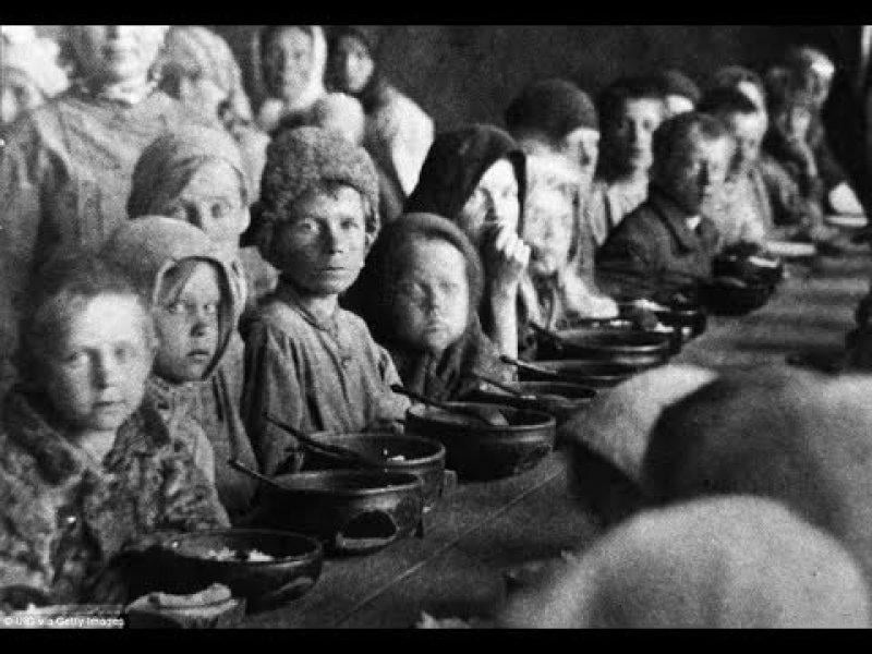 Rusya'daki kıtlığın korkunç fotoğrafları ortaya çıktı 