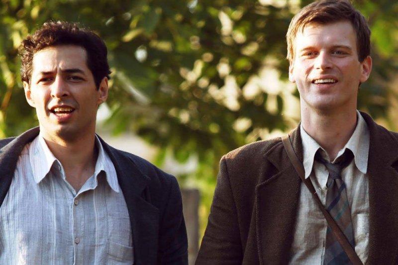 Mert Fırat ve İdil Fırat sözlendi 