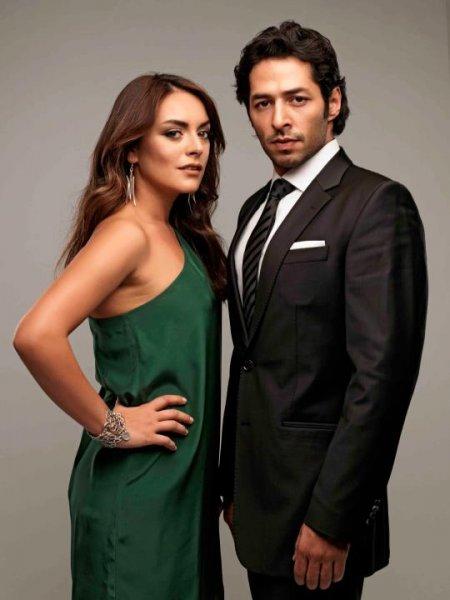 Mert Fırat ve İdil Fırat sözlendi 