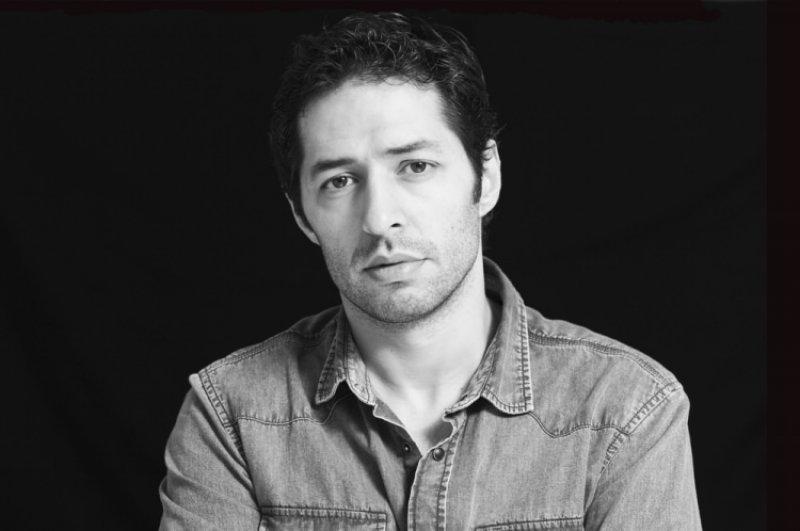 Mert Fırat ve İdil Fırat sözlendi 