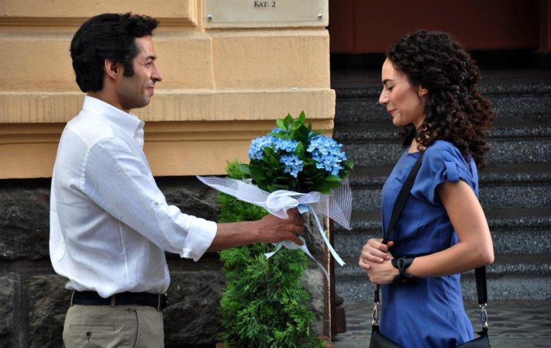 Mert Fırat ve İdil Fırat sözlendi 