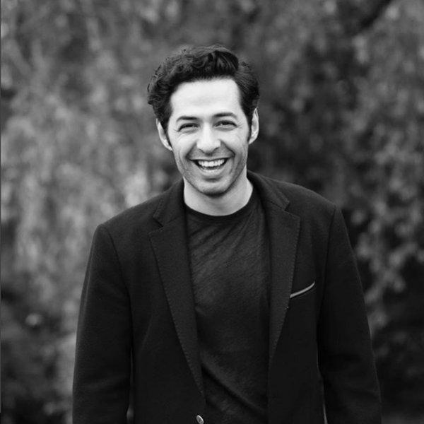 Mert Fırat ve İdil Fırat sözlendi 