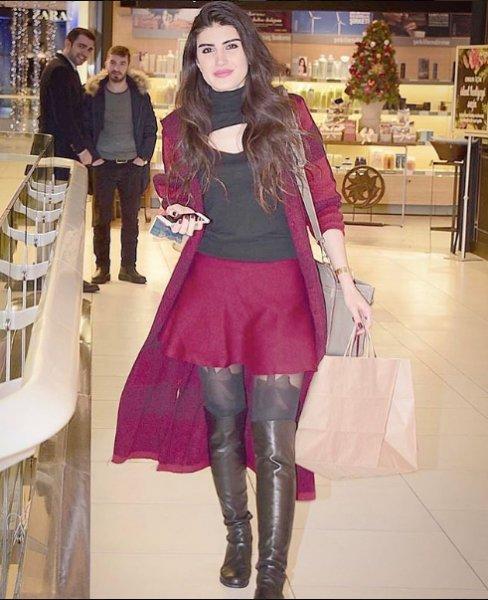 Mert Fırat ve İdil Fırat sözlendi 