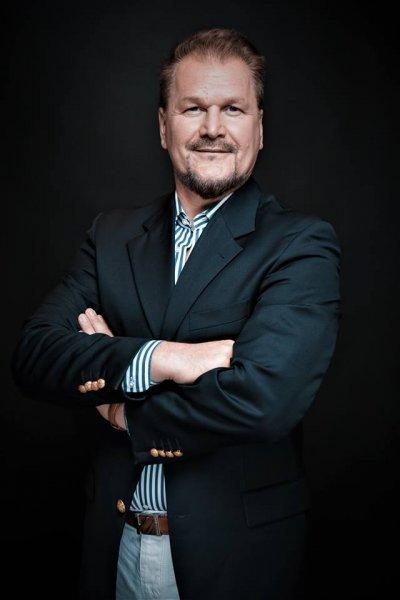 Adnan Oktar grubunun kadrosu