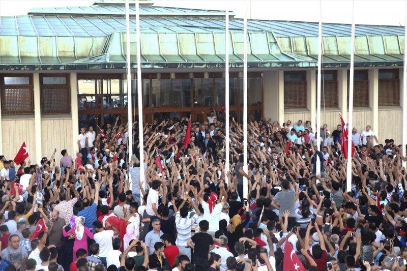 Türkiye'nin en uzun gecesi: Fotoğraflarla 15 Temmuz