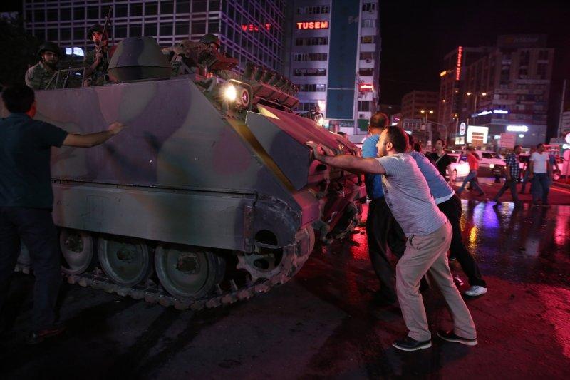 Türkiye'nin en uzun gecesi: Fotoğraflarla 15 Temmuz