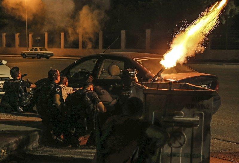 Türkiye'nin en uzun gecesi: Fotoğraflarla 15 Temmuz