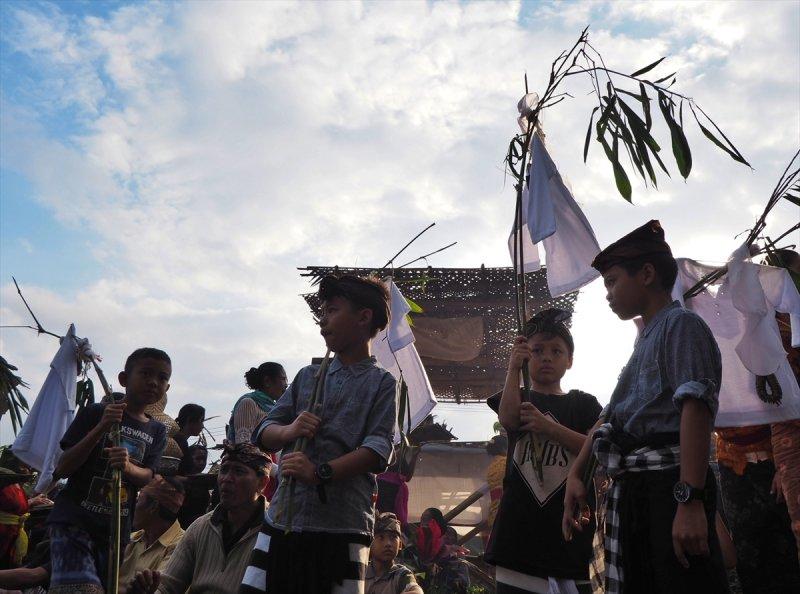 Endonezya'da ölü yakma töreni