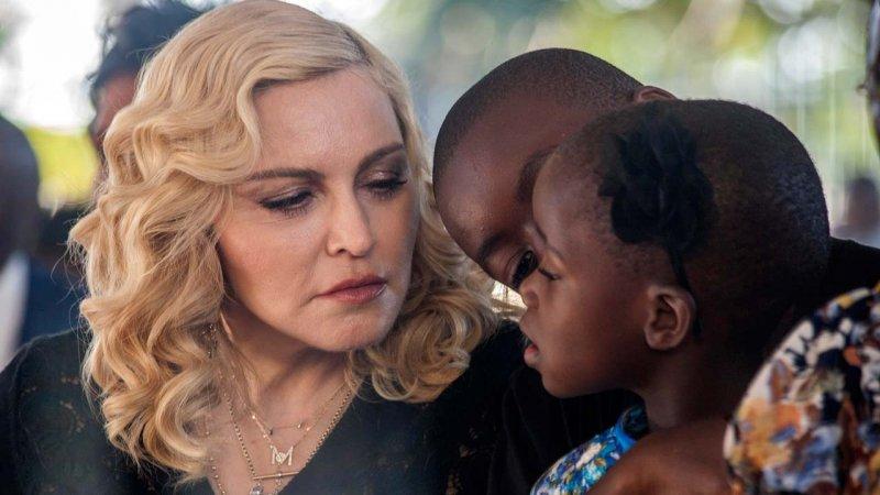 Eski manken Amanda Cazalet'ten Madonna'ya taciz suçlaması