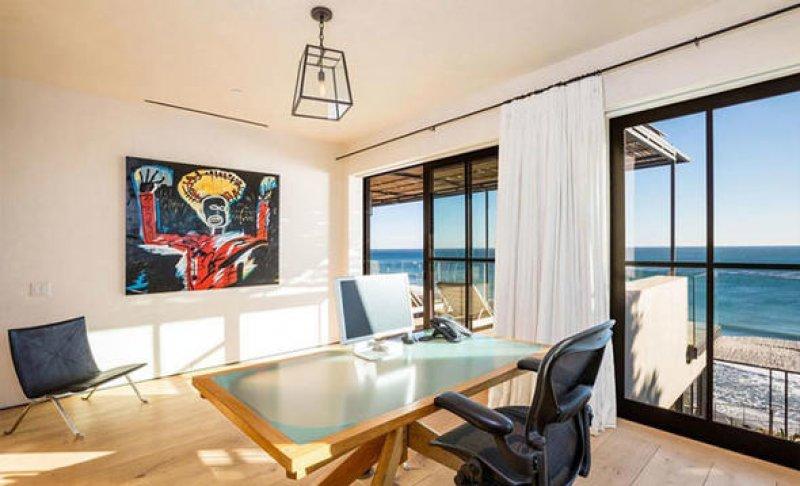 Robbie Williams'ın 20 milyon dolarlık okyanus kıyısındaki yeni evi 