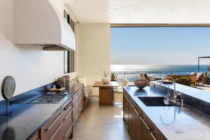 Robbie Williams'ın 20 milyon dolarlık okyanus kıyısındaki yeni evi 