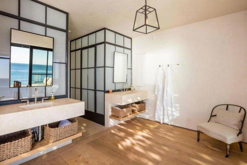 Robbie Williams'ın 20 milyon dolarlık okyanus kıyısındaki yeni evi 