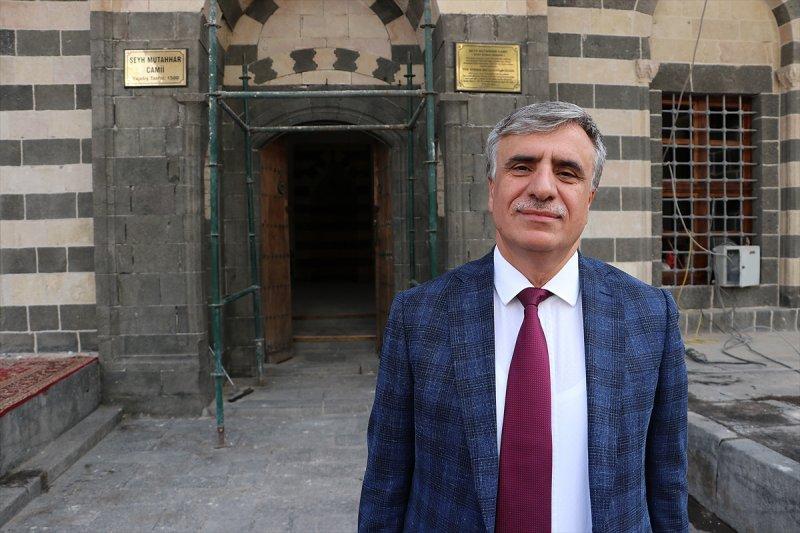 Dört Ayaklı Minare'deki kurşun izleri silinmeyecek