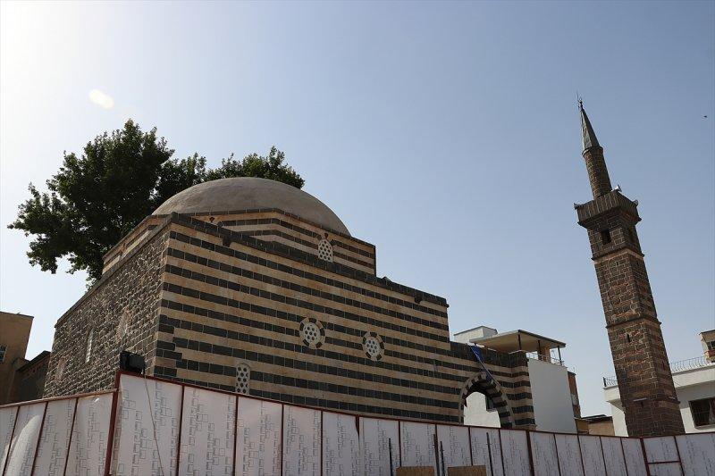 Dört Ayaklı Minare'deki kurşun izleri silinmeyecek