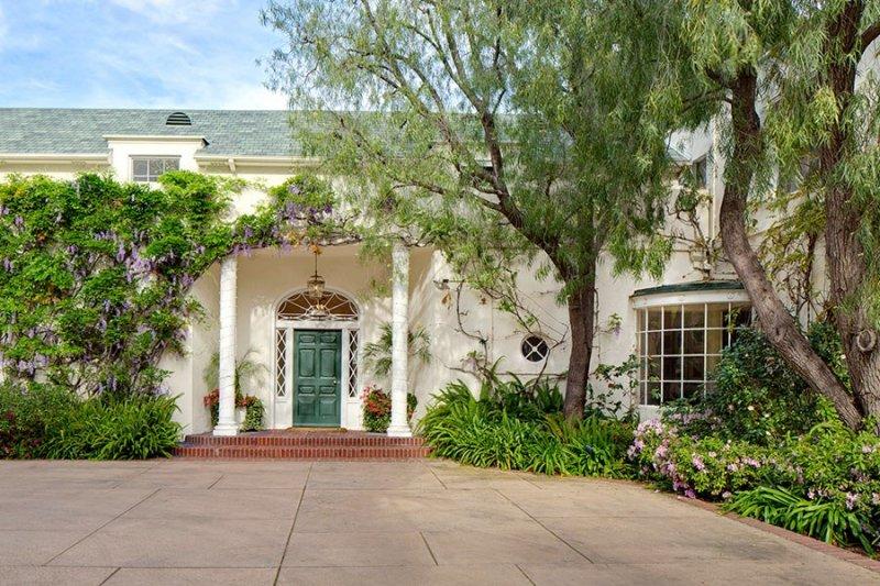 Ünlü şarkıcı Taylor Swift evinin fiyatını düşürdü