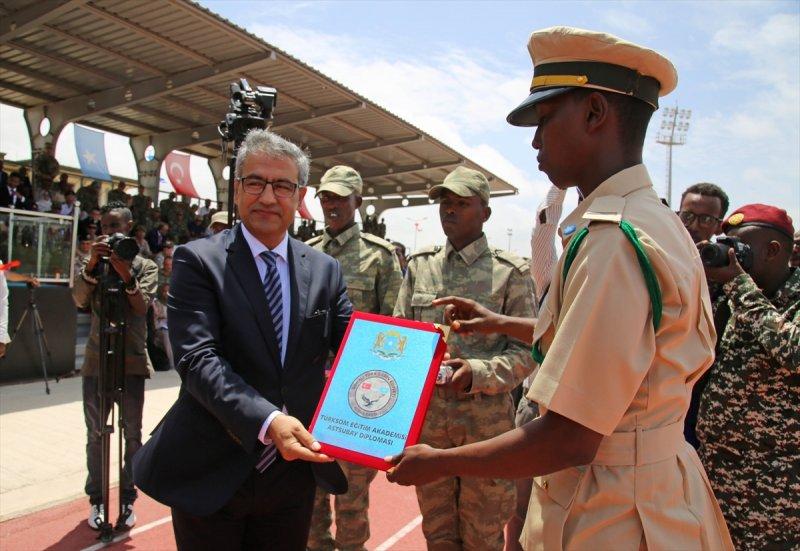Somali Türk Görev Kuvveti Komutanlığı'nda mezuniyet heyecanı