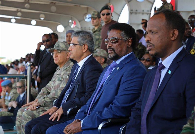 Somali Türk Görev Kuvveti Komutanlığı'nda mezuniyet heyecanı