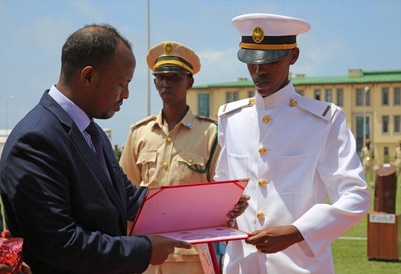 Somali Türk Görev Kuvveti Komutanlığı'nda mezuniyet heyecanı