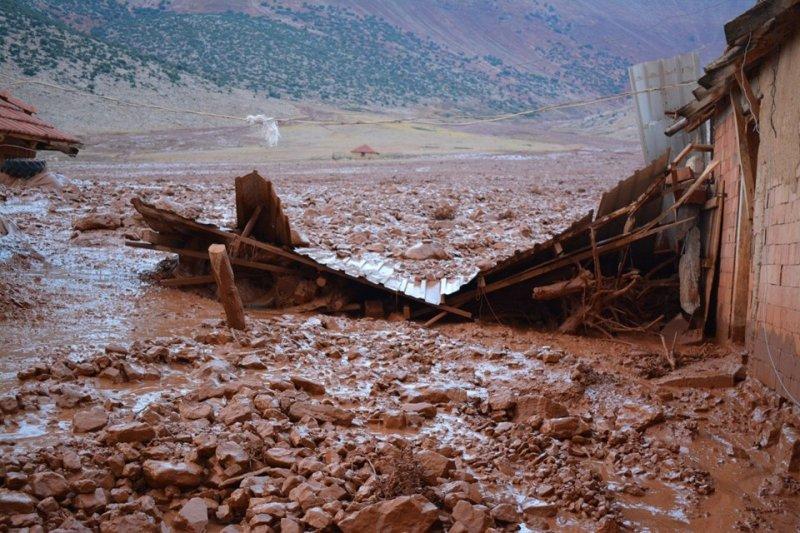 Elmalı'yı ikinci kez sel vurdu