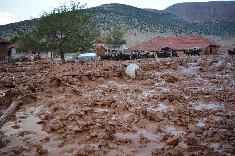 Elmalı'yı ikinci kez sel vurdu
