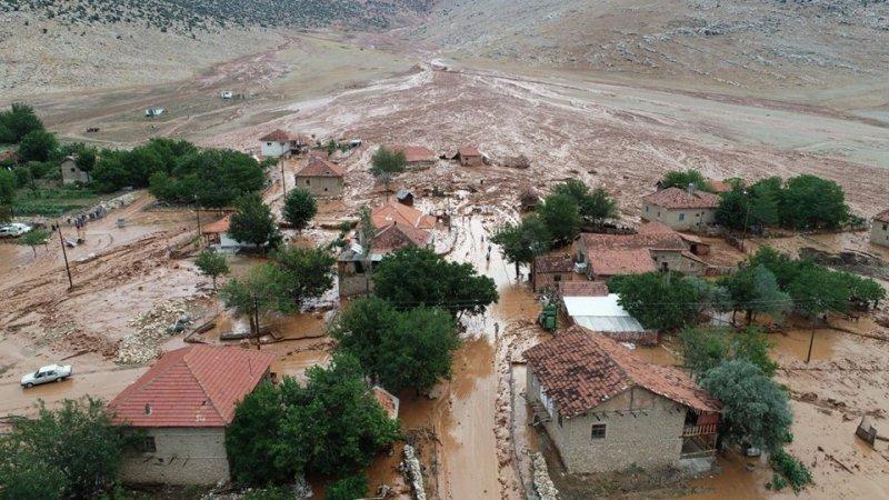 Elmalı'yı ikinci kez sel vurdu