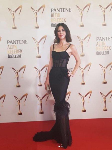 Defne Samyeli'den bikinili paylaşım