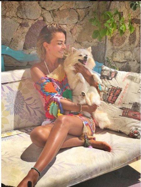 Özlem Yıldız Bodrum plajına damga vurdu 