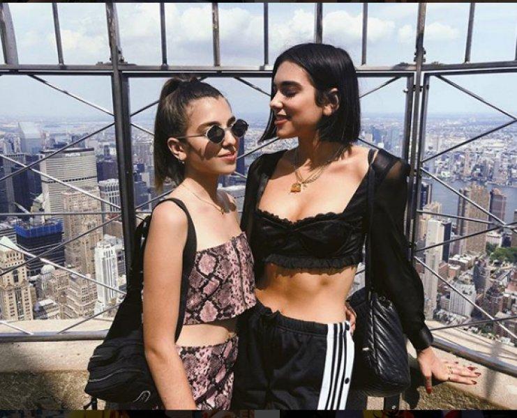 Dua Lipa'dan Türkiye mesajı