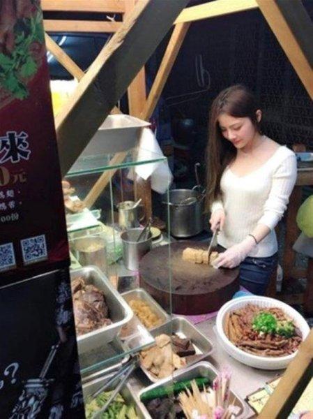 Tayvan'da iflas edecekken kiraladığı garsonla zengin oldu