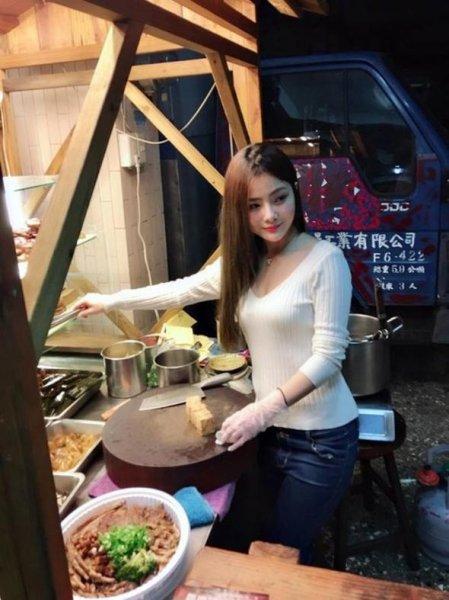 Tayvan'da iflas edecekken kiraladığı garsonla zengin oldu