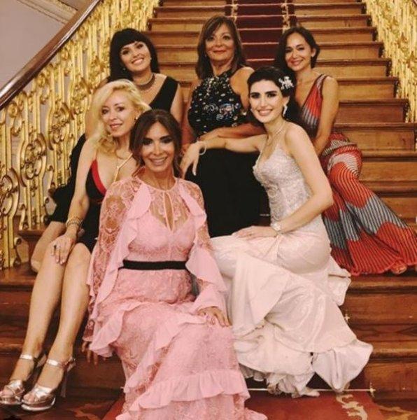 İdil Fırat'ın kına gecesi