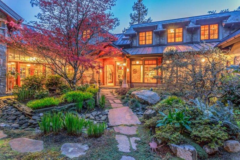 Ünlü talk show sunucusu Oprah Winfrey'in muhteşem evi  