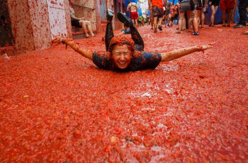 Domates Festivali bu yıl da renkli görüntülere sahne oldu