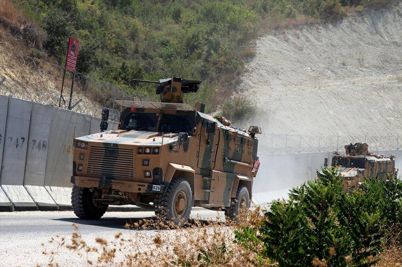 İdlib sınırına askeri sevkiyat sürüyor