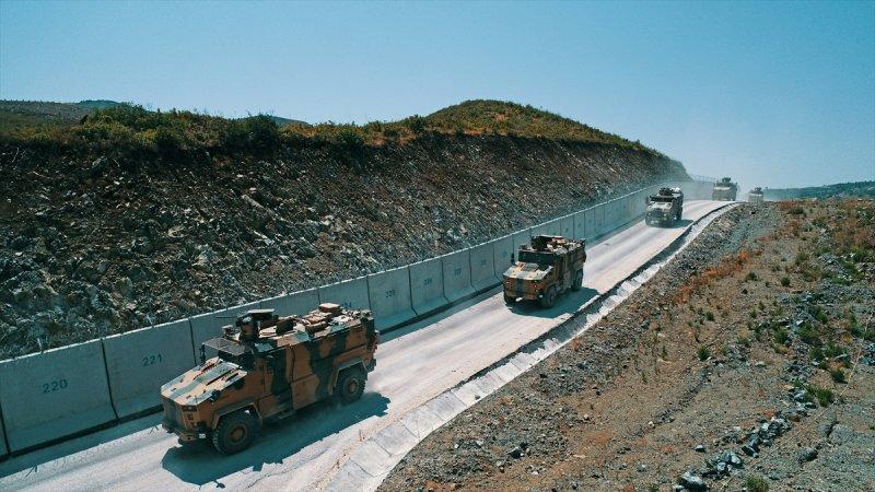 İdlib sınırına askeri sevkiyat sürüyor