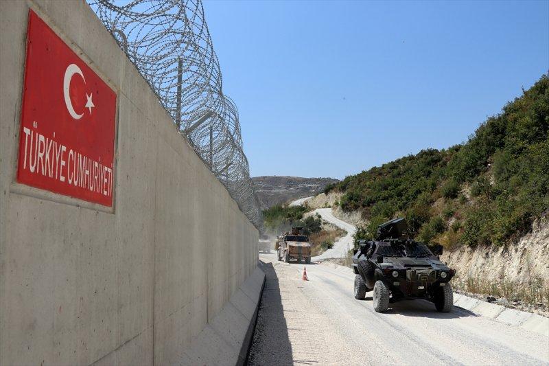 İdlib sınırına askeri sevkiyat sürüyor