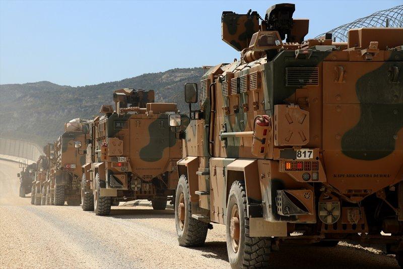 İdlib sınırına askeri sevkiyat sürüyor