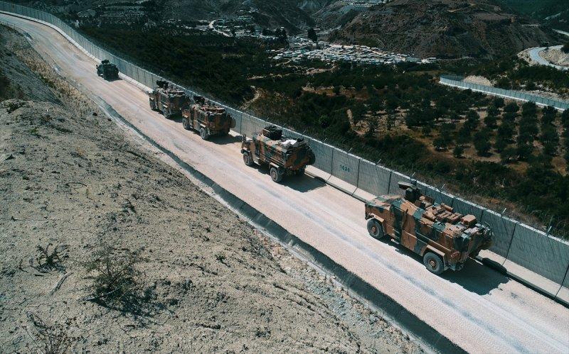 İdlib sınırına askeri sevkiyat sürüyor