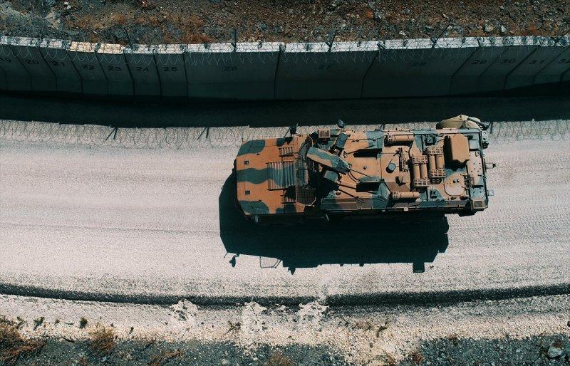 İdlib sınırına askeri sevkiyat sürüyor