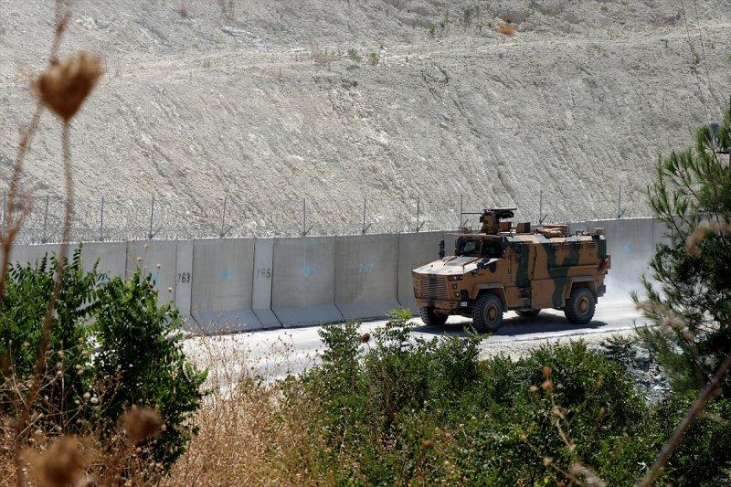 İdlib sınırına askeri sevkiyat sürüyor