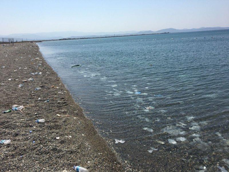 Zeytinli Rock Festivali'nin ardından kalan çöpler