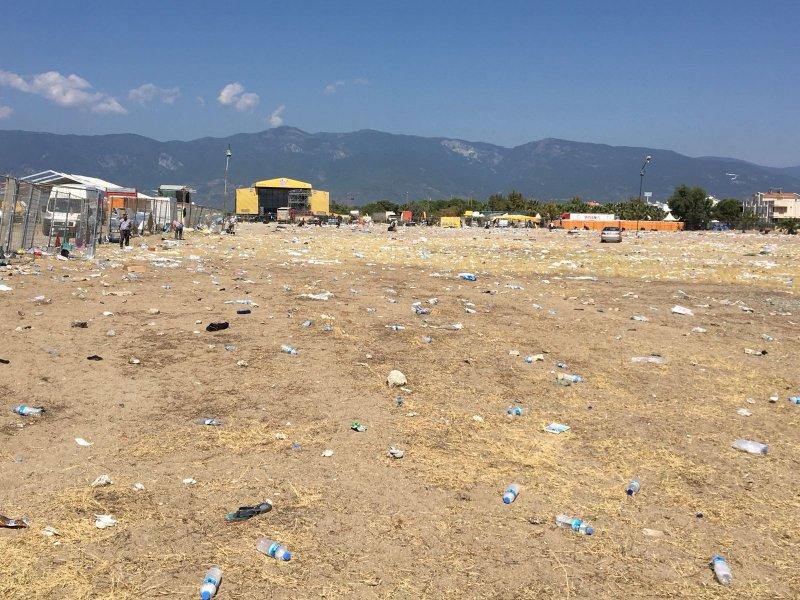 Zeytinli Rock Festivali'nin ardından kalan çöpler