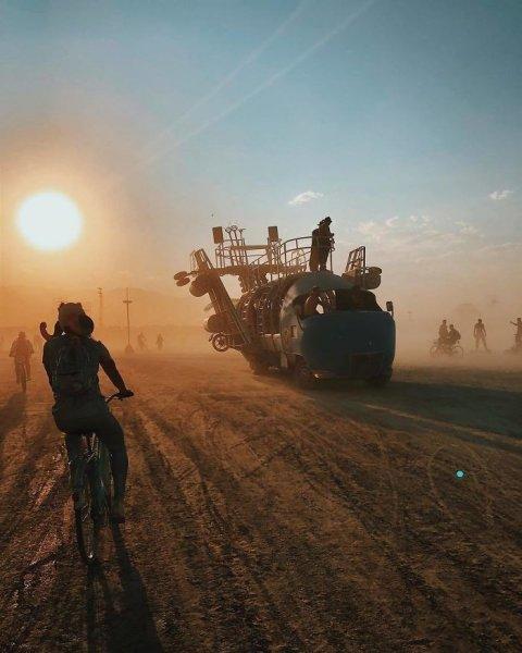 Burning Man festivalinden renkli görüntüler