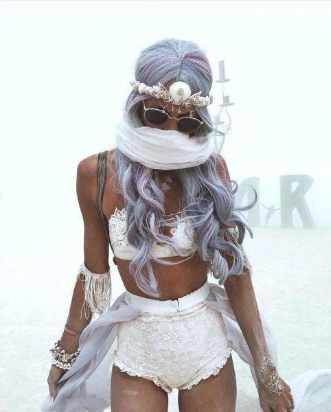 Burning Man festivalinden renkli görüntüler