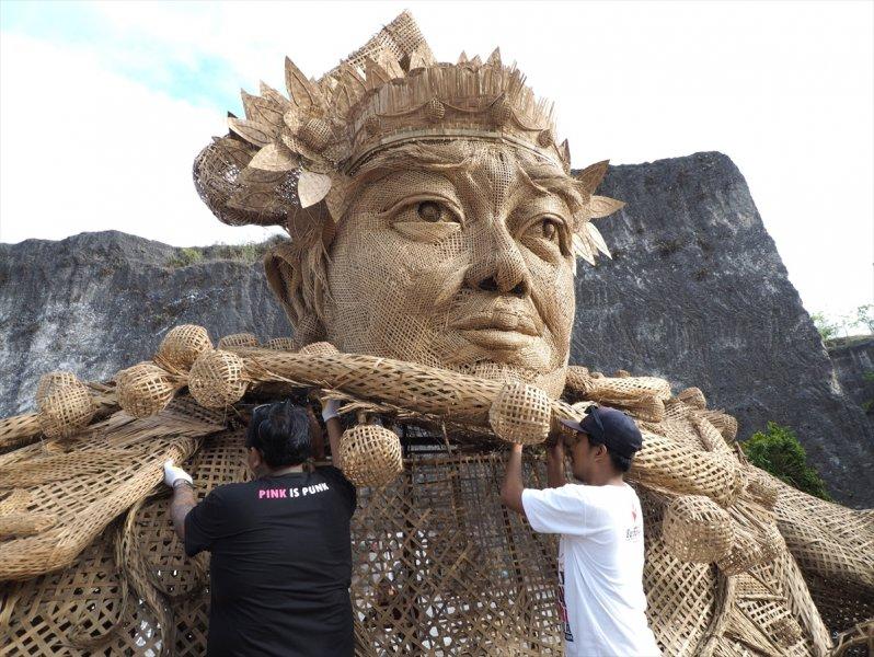 Bali Adası'nda Bambu heykeli