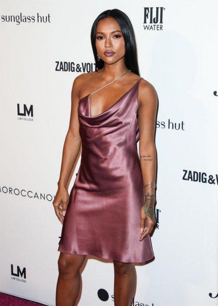 New York'taki ödül gecesine Irina Shayk damga vurdu 