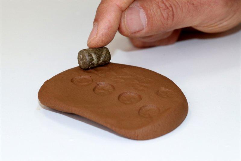 Elazığ'da 2 bin 700 yıllık taş mühür bulundu